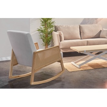BUTACA MECEDORA JULIA MICROFIBRA CREMA / RATTAN / MADERA